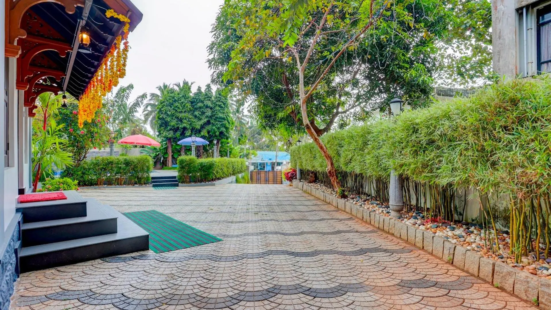 Hotel O Poptavern Heritage Kovalam