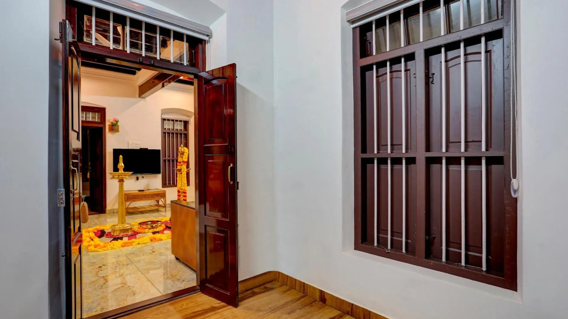 Hotel O Poptavern Heritage Kovalam 4*,  Ινδία