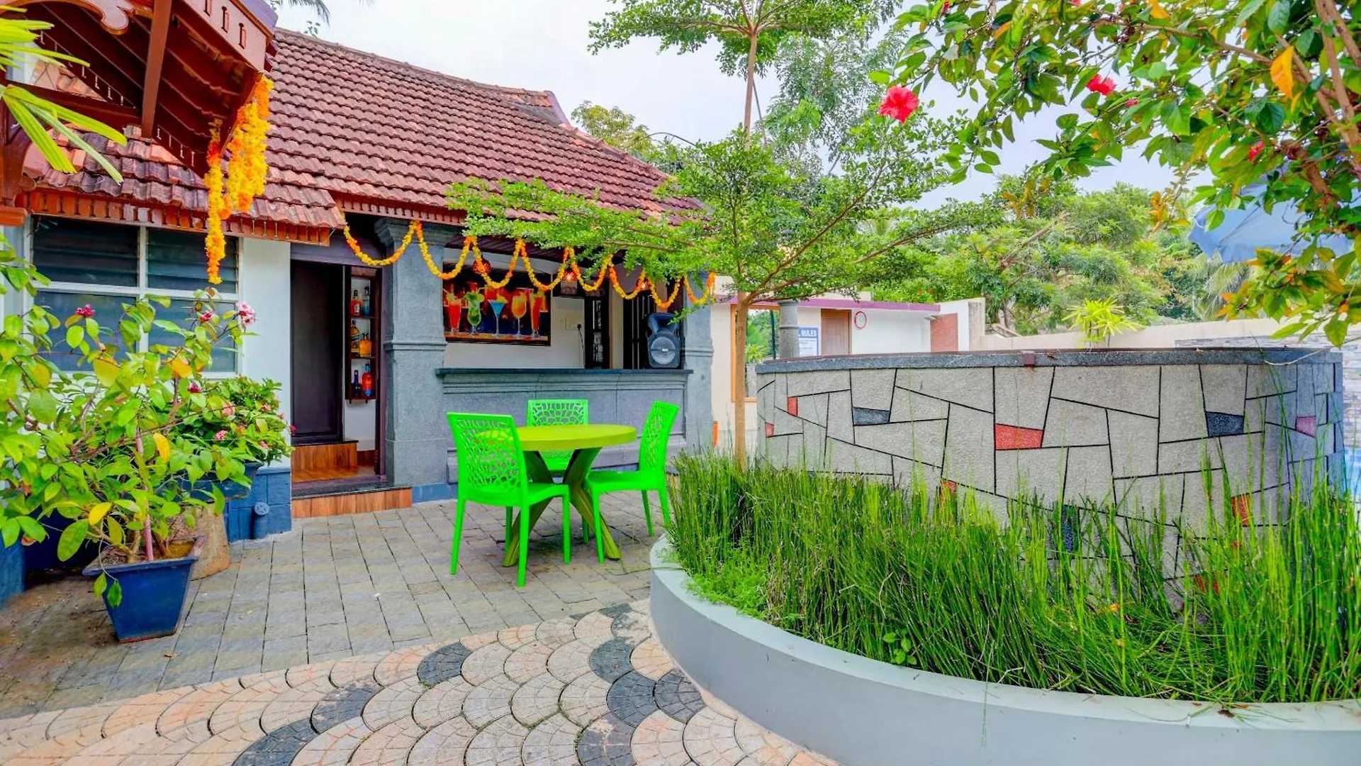 Hotel O Poptavern Heritage Kovalam