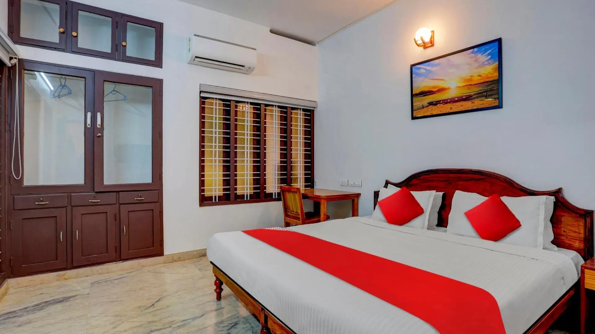 Hotel O Poptavern Heritage Kovalam Ινδία