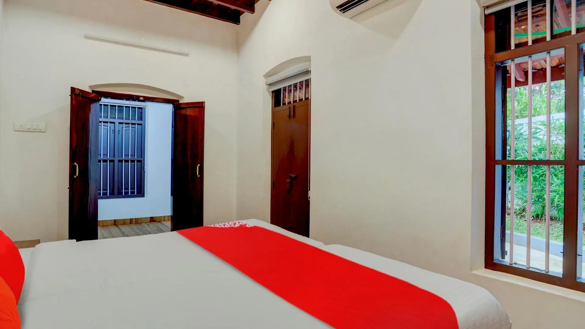 Hotel O Poptavern Heritage Kovalam