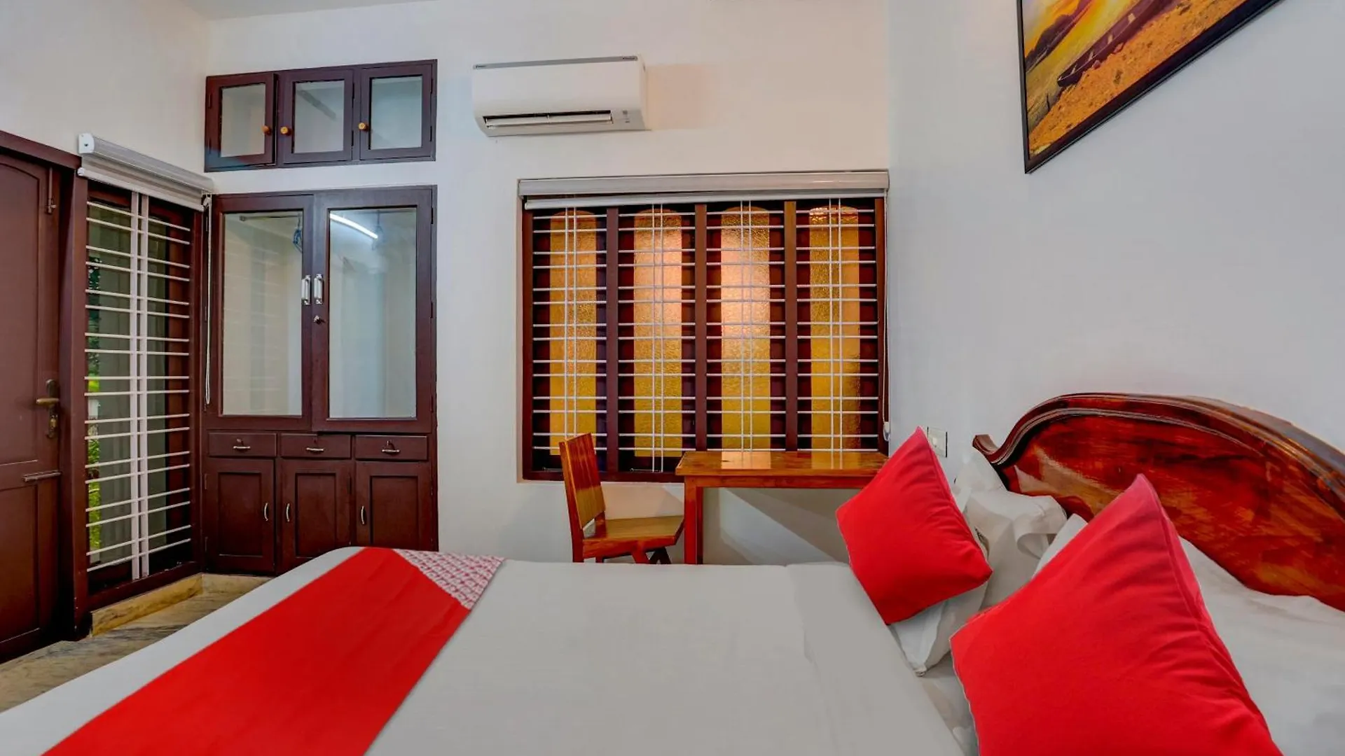 Hotel O Poptavern Heritage Kovalam