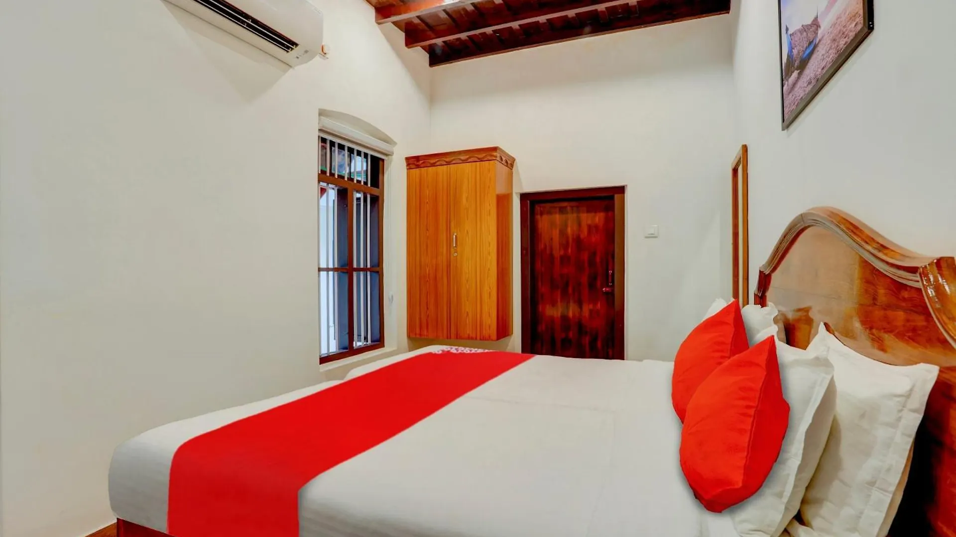Hotel O Poptavern Heritage Kovalam